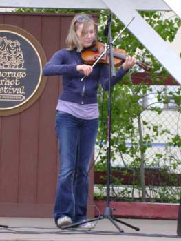 6 Amanda_sat_mkt_09
